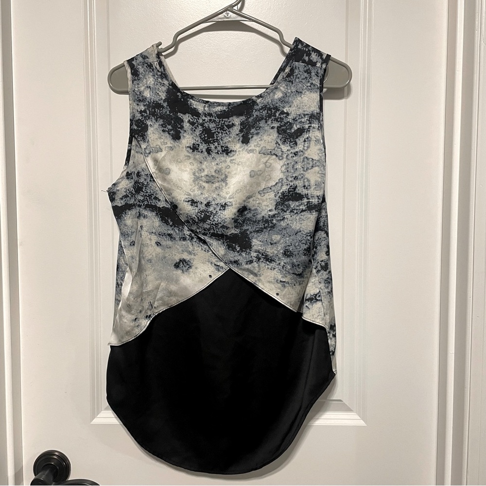 Sleeveles flutter shirt